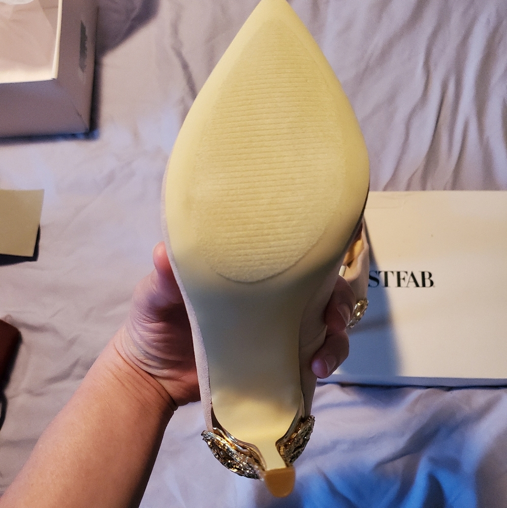 Point toe heels - Picture 3 of 6